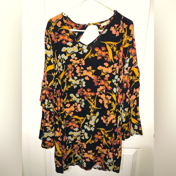 Black Boho Flowered Dress in size Small. Knee high length. - Picture 1 of 9